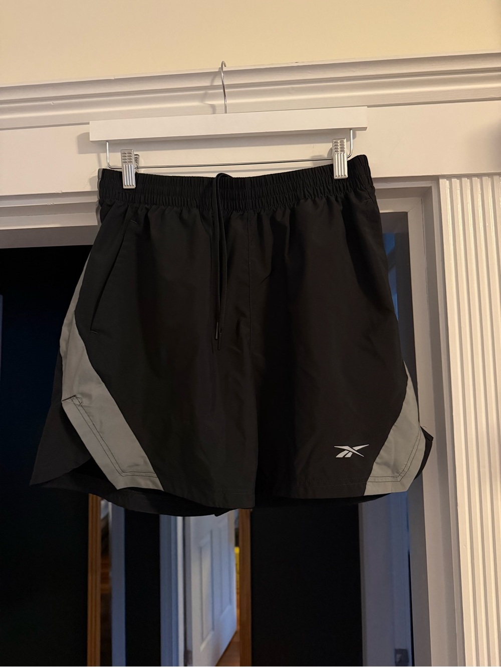 Reebok Men’s Black Gray Athletic Running Training Shorts Size M